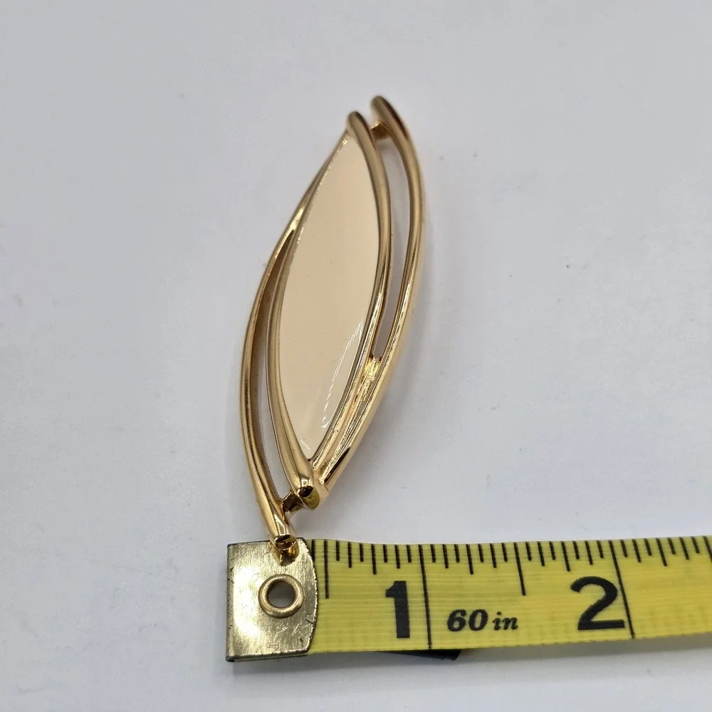 Monet vintage brooch